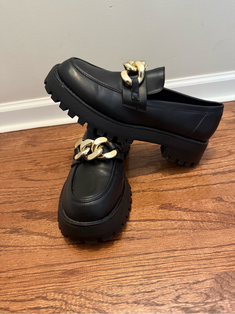 Stradivarius Black Chunky Platform Loafers Gold Chain Detail Size 41 US 10
